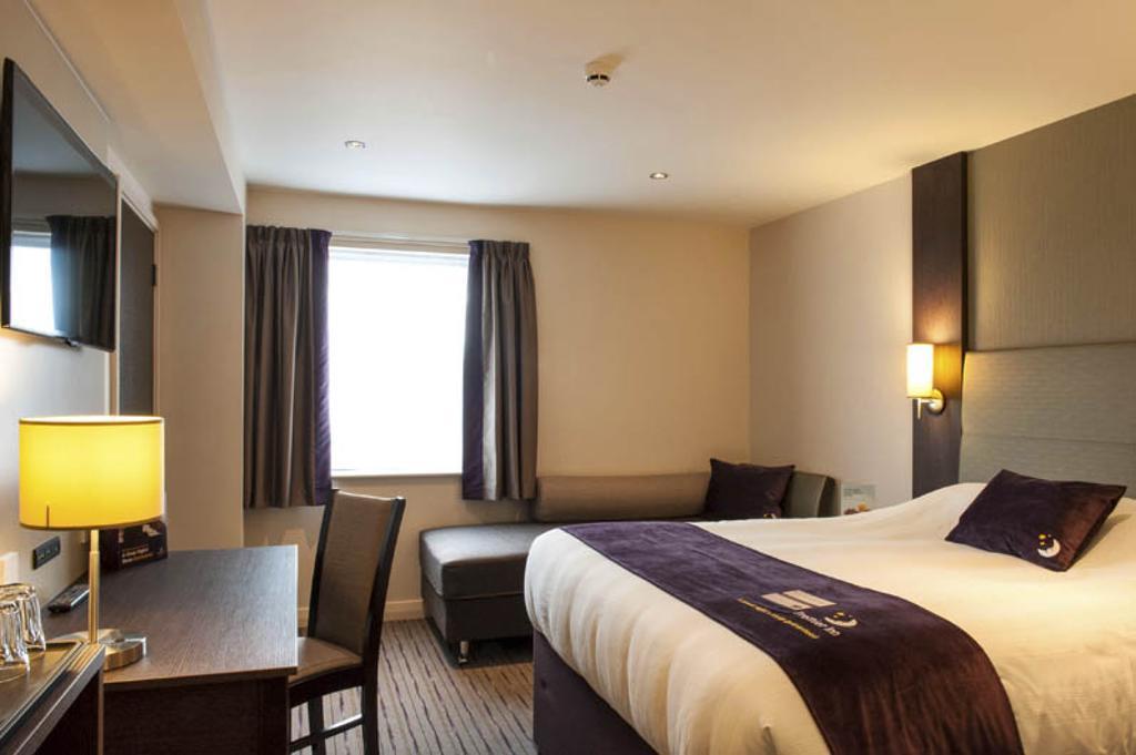 Premier Inn Bodmin Bagian luar foto