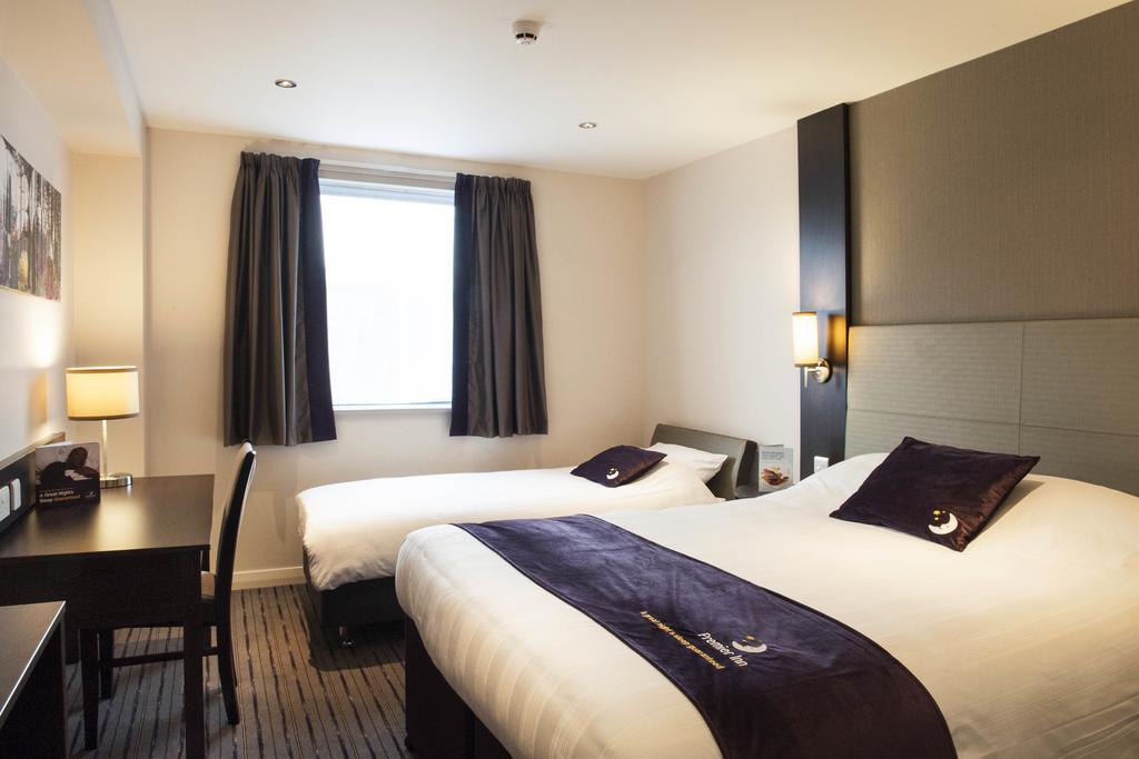 Premier Inn Bodmin Bagian luar foto