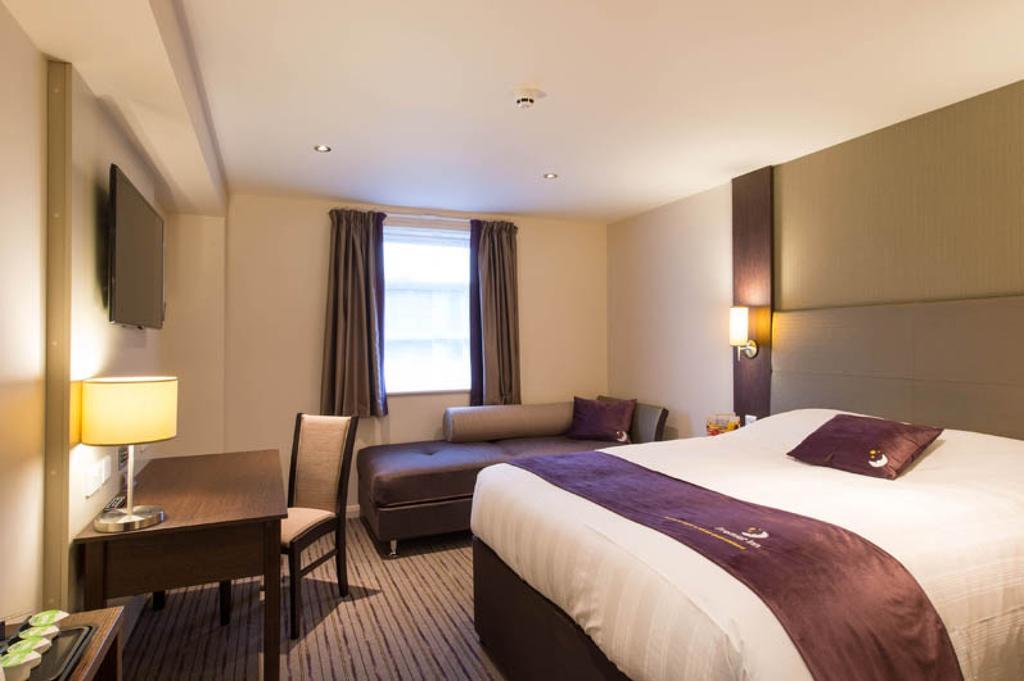Premier Inn Bodmin Bagian luar foto