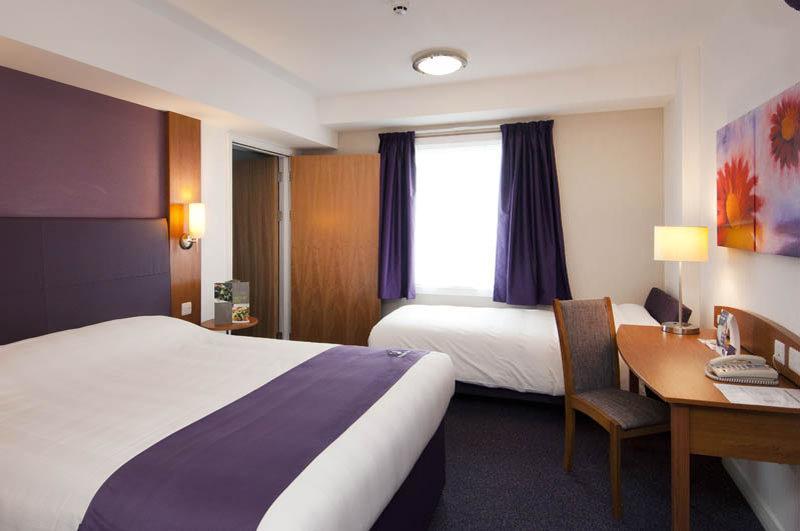 Premier Inn Bodmin Bagian luar foto