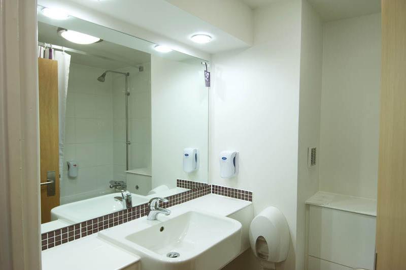 Premier Inn Bodmin Bagian luar foto